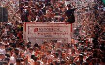 स्पेन में आज मनाया गया टोमेटिना फेस्टिवल, देखें तस्वीरें