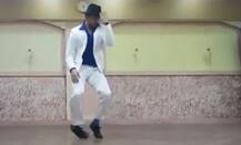 टाइगर श्रॉफ ने कुछ इस अंदाज में दिया माइकल जैक्सन को ट्रिब्यूट , देखें VIDEO