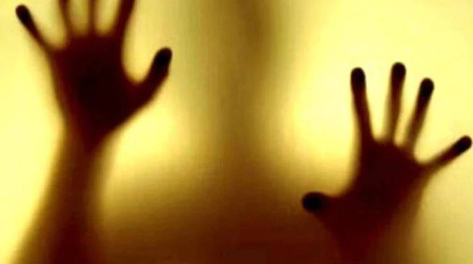 किसी दूसरे व्यक्ति की ओर से दर्ज करवाई गई शिकायत के सच ना पाए जाने पर भी उस व्यक्ति के खिलाफ कोई कार्यवाही नहीं की जाएगी. ऐसा प्रावधान इसलिए किया गया है कि महिलाएं आमतौर पर अपने खिलाफ हो रही हिंसा के प्रति अपनी अवाज नहीं उठा पाती हैं. फोटो-गूगल फ्री इमेज