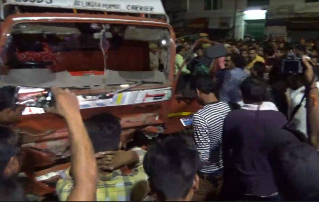 कैंटर ने ली 5 लोगों की जान, 15 घायल, भाजपाईयों ने किया जोरदार हंगामा