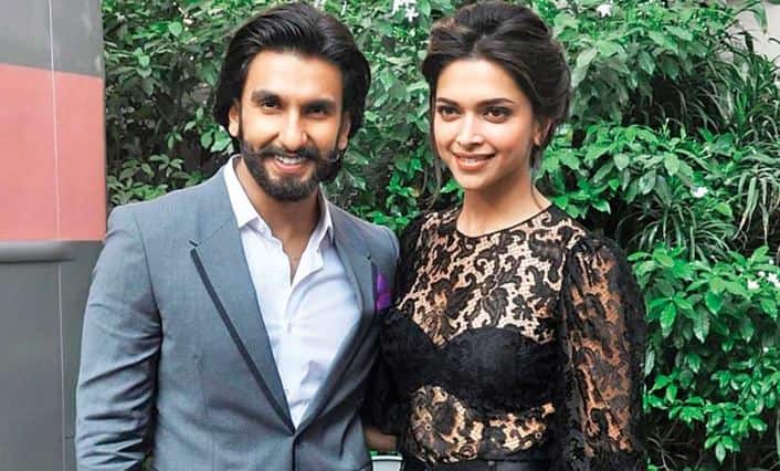 . ऐसे में फिल्मेफेयर की एक रिपोर्ट के अनुसार इस ग्रैंड वेडिंग की कंफर्म डेट 20 नवंबर बताई जा रही है. रिपोर्ट के अनुसार ये भी साफ कर दिया गया है कि इस शादी में करीब 30 लोग ही शामिल होंगे. इस लिस्ट में दोनों के परिवार वाले और कुछ बेहद करीबी दोस्त शामिल हैं. (सभी तस्वीरें- INSTAGRAM)