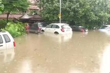 रुक रुक हो रही बारिश ने निकाला दिल्ली का दम, जानें कहां हुआ ट्रैफिक का बुरा हाल