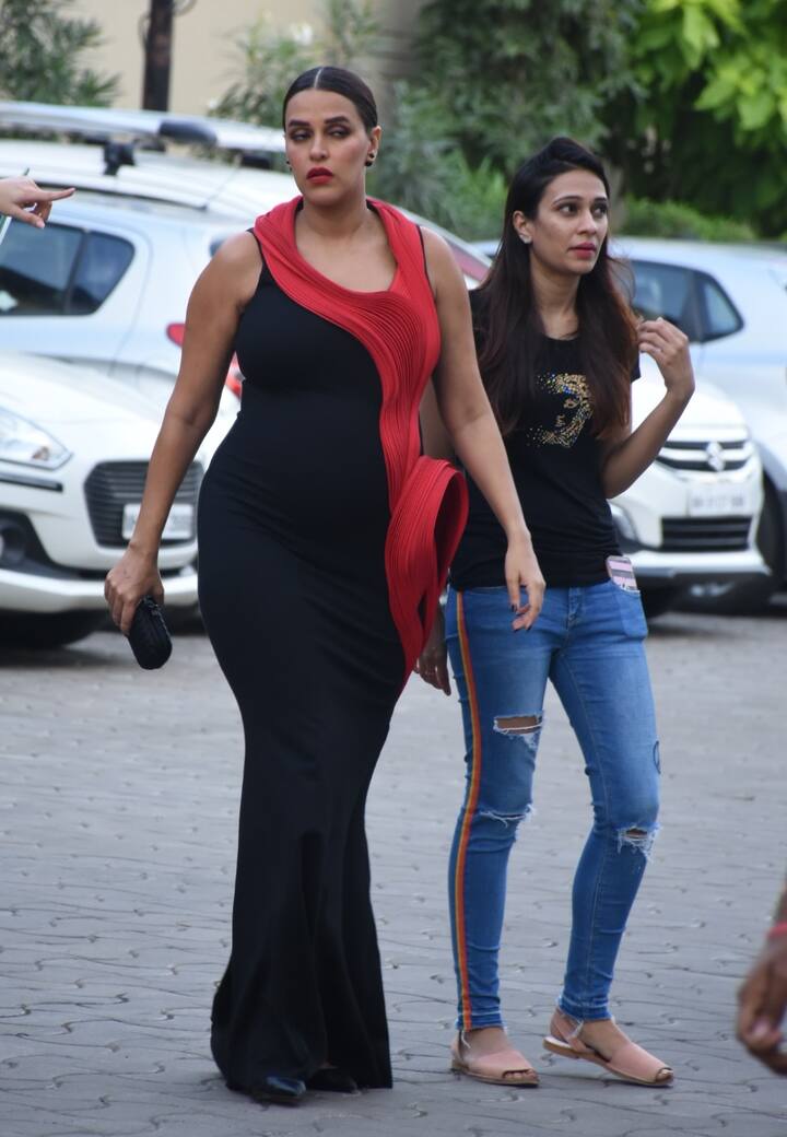 बता दें कि शादी के बाद से नेहा की प्रेग्नेंसी की खबरे आना शुरू हो गई थी. (तस्वीर: मानव मंगलानी)