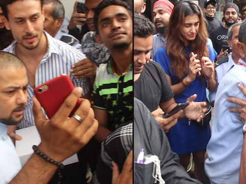 टाइगर श्रॉफ और दिशा पटानी के लिए मुसीबत बने फैंस, सेल्फी के लिए रेस्टोरेंट के बाहर घेरा टाइगर श्रॉफ और दिशा पटानी के लिए मुसीबत बने फैंस, सेल्फी के लिए रेस्टोरेंट के बाहर घेरा