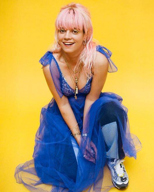 इंस्टाग्राम पर लिली ने खुलासा किया,