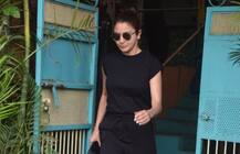 वर्सोवा में क्लिनिक के बाहर स्पॉट हुईं एक्ट्रेस अनुष्का शर्मा, देखें तस्वीरें