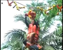 देशभर में है जन्माष्टमी की धूम, रवीना टंडन और रश्मि देसाई ने लगाए ठुमके