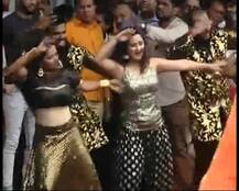 देशभर में है जन्माष्टमी की धूम, रवीना टंडन और रश्मि देसाई ने लगाए ठुमके