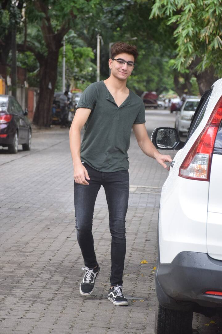 इब्राहिम सैफ के बड़े बेटे हैं. इनकी उम्र करीब 17 साल है. (तस्वीर: मानव मंगलानी)