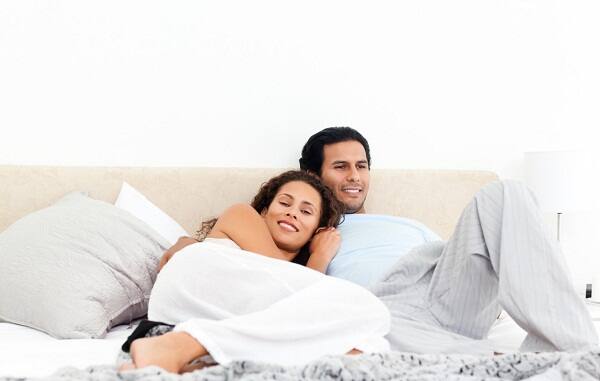 रिसर्च में 75 फीसदी प्रतिभागी जो कि 19 से 63 साल तक के थे, का सर्वे के दौरान कहना था कि वे रिलेशनशिप को लगातार संबंध बनाकर बरकरार रखने का   प्रयास करते हैं.फोटोः गूगल फ्री इमेज