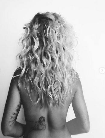 एक रिपोर्ट के मुताबिक, रीटा की कई एलबम्स इस साल काफी हिट रही हैं. वे टॉप ट्रेंड में रहीं. फोटोः इंस्टाग्राम