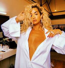 टॉपलेस तस्वीरें पोस्ट कर इंटनेट पर सनसनी मचा रही है ये हसीना