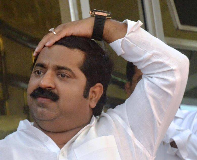 BJP विधायक के बिगड़े बोल- ‘जिस लड़की को पसंद करते हो मैं उसका अपहरण कर लूंगा’ BJP MLA Promises to Kidnap Girls for Men if They Reject Proposals BJP विधायक के बिगड़े बोल- ‘जिस लड़की को पसंद करते हो मैं उसका अपहरण कर लूंगा’