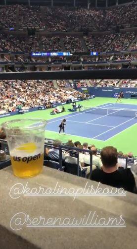 निक जोनास और प्रियंका ने अपने-अपने इंस्टाग्राम अकाउंट पर अलग-अलग तरीके से तस्वीरें पोस्ट की. फोटोः इंस्टाग्राम  