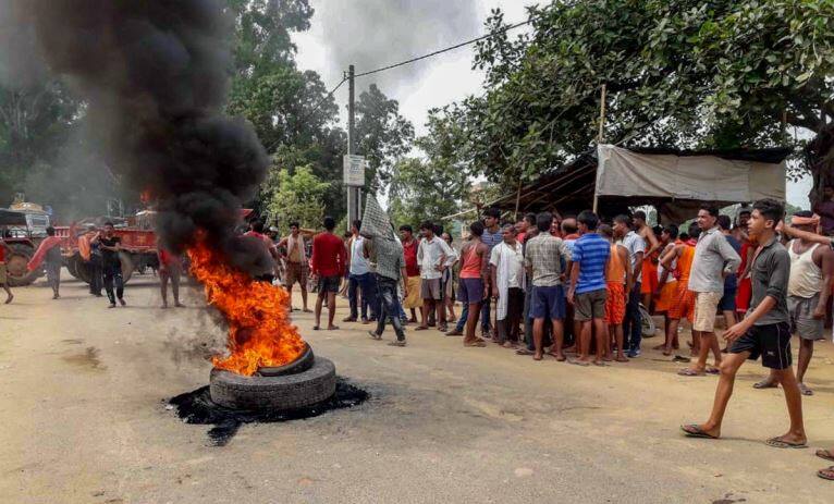 Upper caste And OBC calls Bharat Bandh against SC ST Act, Trouble for the BJP एससी/एसटी एक्ट के विरोध में सवर्णों का भारत बंद, बीजेपी में बंटी राय
