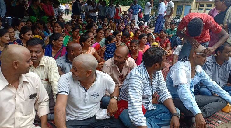 योगीराज में शिक्षकों का हालः शिक्षक दिवस पर महिलाओं ने कटवाई चोटी, पुरुषों ने मुंडन कराकर जताया विरोध