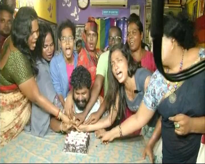 सुप्रीम कोर्ट अपने फैसले में साफ किया कि पशुओं और बच्चों के साथ किसी तरह की यौन क्रिया भारतीय दंड संहिता की धारा 377 के तहत दंडनीय अपराध बनी रहेगी. उच्चतम न्यायालय ने कहा कि पशुओं और बच्चों के साथ अप्राकृतिक यौन क्रिया से संबंधित धारा 377 का हिस्सा पहले की तरह ही लागू रहेगा. 