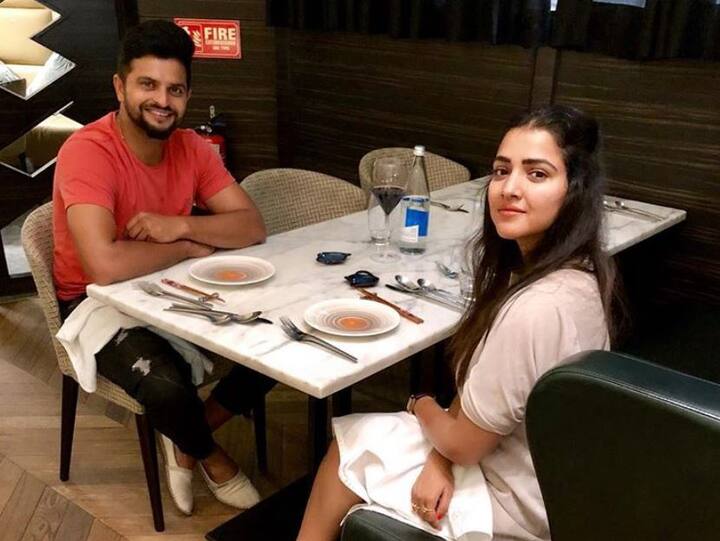  यह पहली बार नहीं है जब रैना अपनी पत्नी के साथ इस अंदाज में नजर आए हैं. इससे पहले भी वो कई मौकों पर इस अंदाज में मस्ती करते देखें गए हैं. फोटो-इंस्टाग्राम 