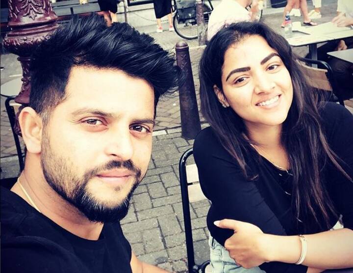 इंडियन क्रिकेटर सुरेश रैना ने एक बार फिर अपनी पत्नी के साथ फैंस के लिए इंस्टाग्राम पर ताजा तस्वीर शेयर की है. फोटो-इंस्टाग्राम 