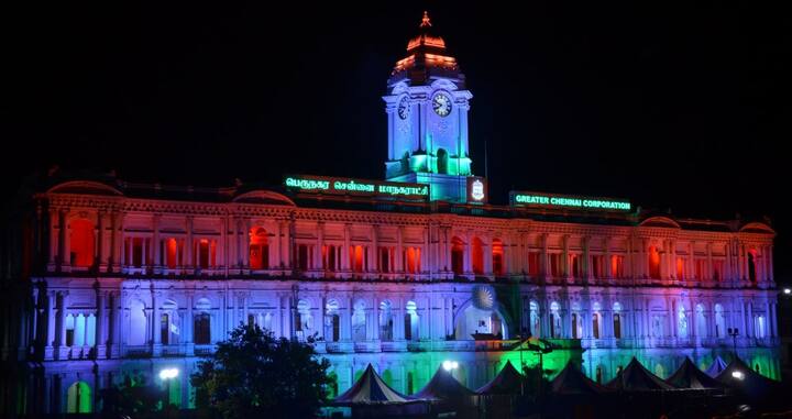 विदेशों में रहने वालों पर्यटकों और परिवारों की मांगों पर एयरलाइन में कटौती की गई है. साथ ही त्योहारों के मौसम को देखते हुए ये सबकुछ किया गया है. जहां एतिहाद और इंडिगो चेन्नई से मिडिल ईस्ट के लिए ये सुविधा दे रही है. वहीं जेट एयरवेज चेन्नई से यूरोप के लिए यात्रा को सुगम बना रहा रहा है. तस्वीर: ट्विटर