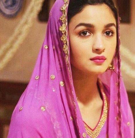 आलिया भट्ट अभिनीत फिल्म ‘राजी’ 11 मई 2018 को रिलीज हुई थी. इस फिल्म ने 17 हफ्तों में 123 करोड़ 84 लाख की कमाई की. तस्वीर: इंस्टाग्राम 
