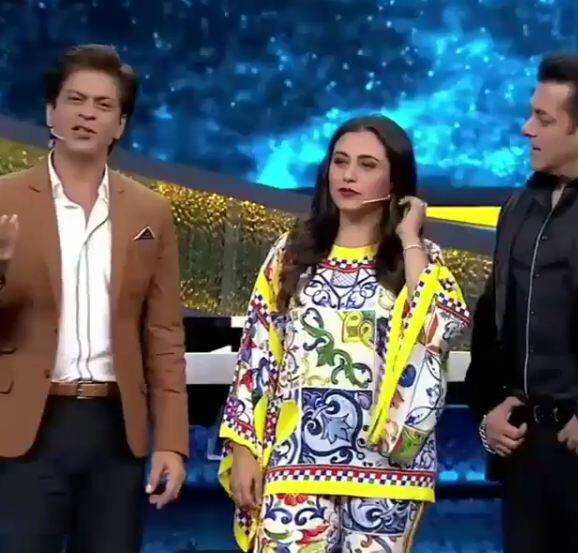 अभिनेत्री रानी मुखर्जी ने हाल ही में ये इच्छा जताई है कि सलमान खान को एक बेटी हो, जिसकी शादी शाहरुख खान के बेटे अबराम से हो. फोटोः इंस्टाग्राम   वीडियो 