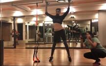 Video: असली \'दिलबर गर्ल\' सुष्मिता सेन ने किया ऐसा बैली डांस, नोरा फहेती को भी छोड़ा पीछे