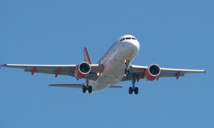 spot fares of flights operating from indira gandhi international airport has increased upto 86 percent दिल्ली एयरपोर्ट पर एक रनवे के बंद होने से टिकटों के दामों में 86 फीसदी तक की बढ़ोतरी