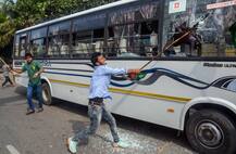 भारत बंद Live: हिंसक प्रदर्शन पर तेजस्वी बोले- BJP से फंड लेने के लिए पप्पू यादव ने करवाई तोड़फोड़