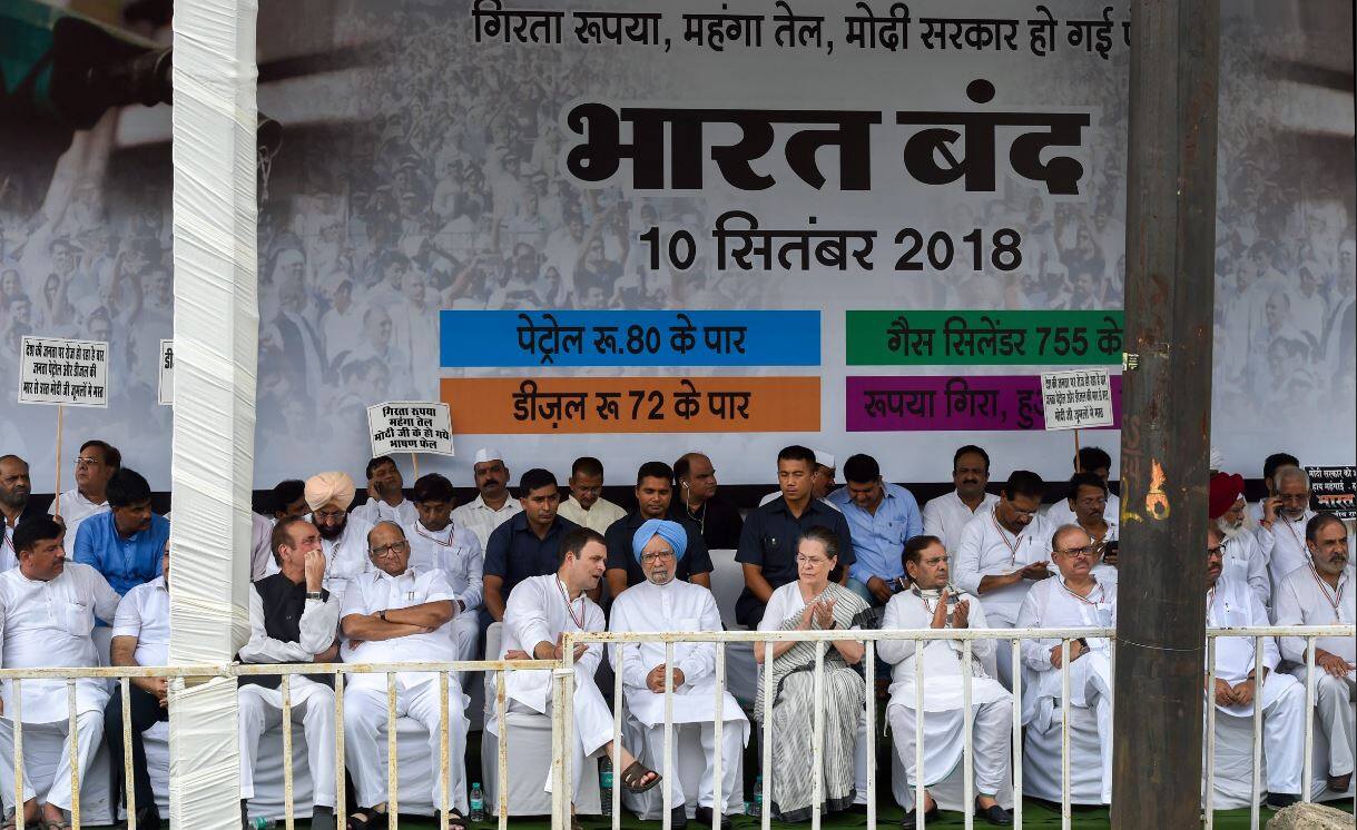 हदें पार कर चुकी है मोदी सरकार, इसे बदलने का समय आने वाला है: मनमोहन सिंह