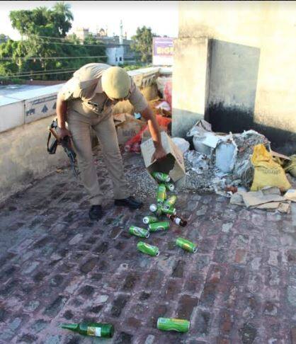 मेरठ: स्कूलों के बीच चल रहा था हुक्का-बार और कैसिनो, छापे में पकड़े गए 28 टीनएजर्स