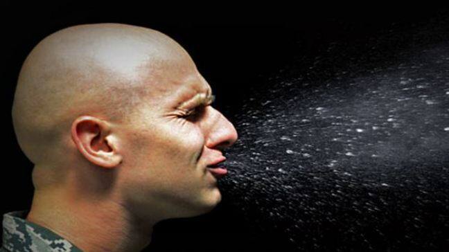 टीबी की चपेट में आने से बचने के लिए भीड़-भाड़ वाले स्थानों से दूर रहें, जहां आप नियमित रूप से इंफेक्टिड लोगों के संपर्क में आ सकते हैं. अपनी सेहत का ख्याल रखें और नियमित रूप से अपनी शारीरिक जांचे कराते रहें. अगर संभव हो तो इस स्थिति से बचने के लिए टीका लगवा लें.फोटोः गूगल फ्री इमेज