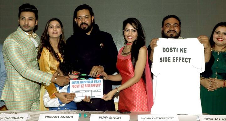 बता दें कि बिग बॉस के बाद सना बॉलीवुड से लेकर भोजपुरी और पंजाबी इंडस्ट्री में अपने डांस का जलवा बिखेर चुकी हैं. 