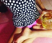 वजन घटाने से लेकर एक्ने की समस्या दूर करने के लिए लोग पीते हैं खुद का यूरिन