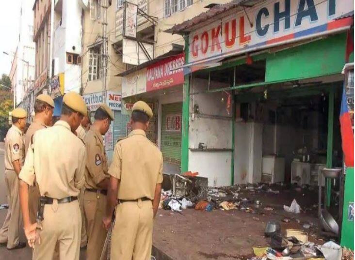 2007 हैदराबाद बम ब्लास्ट मामला: दो दोषियों को मौत की सजा, एक को उम्रकैद Hyderabad bomb blasts case: Two get death sentence, one life term 2007 हैदराबाद बम ब्लास्ट मामला: दो दोषियों को मौत की सजा, एक को उम्रकैद