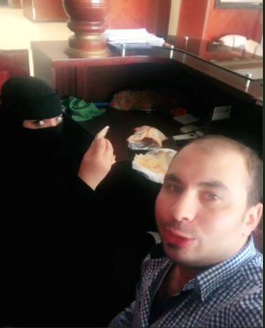 A man arrested in Saudi Arab due to eat with woman महिला के साथ नाश्ता करने पर सउदी में पुरूष को हुई जेल