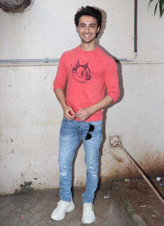 आयुष शर्मा और वारिना हुसैन की इस फिल्म की टक्कर आयुष्मान खुराना, तब्बू और राधिका आप्टे स्टारर फिल्म ‘अंधाधुन’ से होगी. (तस्वीर: मानव मंगलानी)