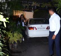 शादी की अफवाहों के बीच इस अंदाज़ में नज़र आईं दीपिका पादुकोण, देखें तस्वीरें