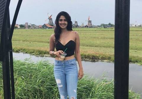 विक्की कौशल की गर्लफ्रेंड हरलीन को तस्वीरों में देख आप भी रह जाएंगे हैरान विक्की कौशल की गर्लफ्रेंड हरलीन को तस्वीरों में देख आप भी रह जाएंगे हैरान