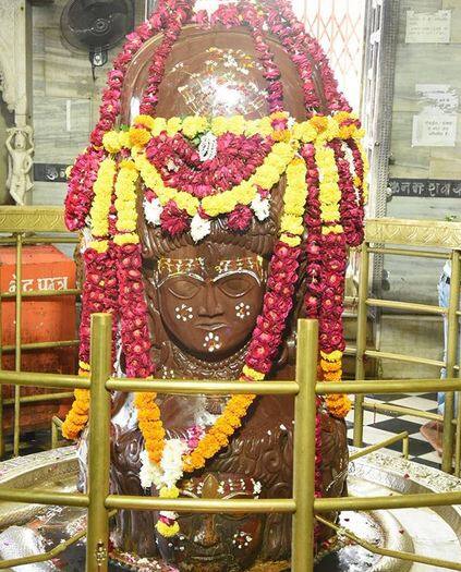 पंडित जय कुमार पाठक कहते हैं कि श्रावण मास के शुक्ल पक्ष की तृतीया को भी तीज मनाई जाती है, जिसे छोटी तीज या 'श्रावणी तीज' कहा जाता है, जबकि भाद्रपद महीने में मनाई जाने वाली तीज को बड़ी तीज या 'हरितालिका तीज' मनाई जाती है. फोटोः गूगल फ्री इमेज