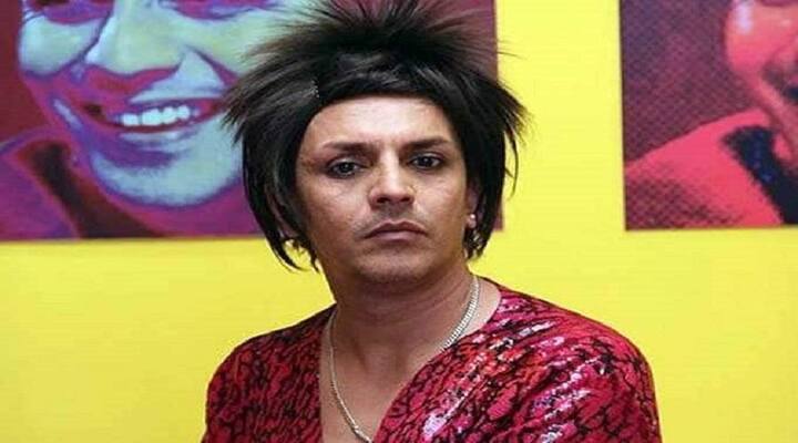 'बिग बॉस' सीजन 6 में आए इमाम सिद्दीकी अपनी अजीबोगरीब हरकतों की वजह से सभी घरवालों के लिए सिर दर्द बने हुए थे. अशका गोराडिया को डराने से लेकर वो घर वालों के साथ गाली-गलौच पर उतर आते थे. इन्हीं हरकतों की वजह से सलमान कई बार इमाम पर गुस्सा भी हुए. एक बार सलमान बात कर रहे थे तो इमाम ने सलमान को ये कहकर टोका कि सलमान आपका समय समाप्त हुआ. इमाम के इतना बोलते ही सलमान भड़क गए. 