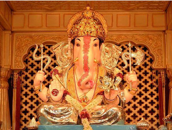  प्रदक्षिणा करने के बाद ऊं गं गणपताय नम: का जप करें. गणेश जी को अर्पित की गई चीजों को प्रसाद में बांट दें. गणेश जी को मोदक जरूर दें. मोदक पंचमेवा   और गुड़ से बनाएं. फोटोः गूगल फ्री इमेज 