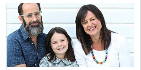 Australia: On the lines of Colin Kaepernick nine year old girl refuses to stand on national anthem in against Racism, gives birth to a new debate ऑस्ट्रेलिया: केपेरनिक की तर्ज पर राष्ट्रगान पर नहीं खड़ी हुई 9 साल की स्कूली छात्र, छिड़ी बहस