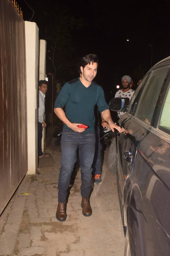 बता दें कि फिल्म की शूटिंग के बाद और प्रमोशन से पहले वरुण नताशा के साथ विदेश में छुट्टियां मनाने भी गए थे. (तस्वीर: मानव मंगलानी)