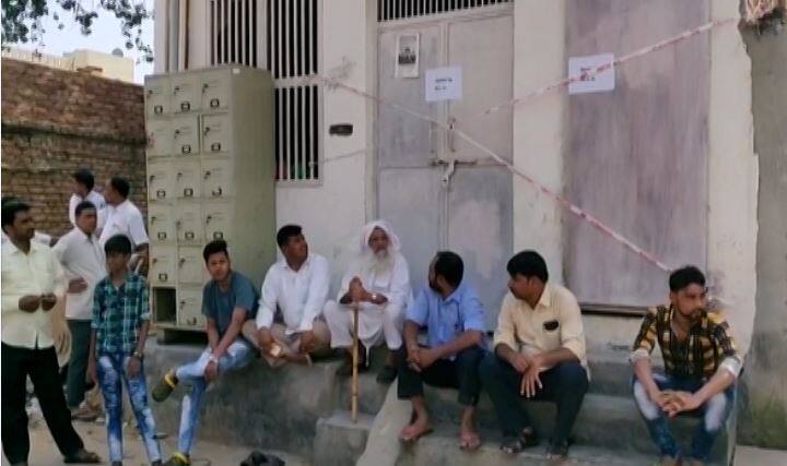 MCG sealed mosque sealed near depot of Air Force in Gurugram, local people protested गुड़गांव: सील की गई मस्जिद, लोगों ने किया विरोध