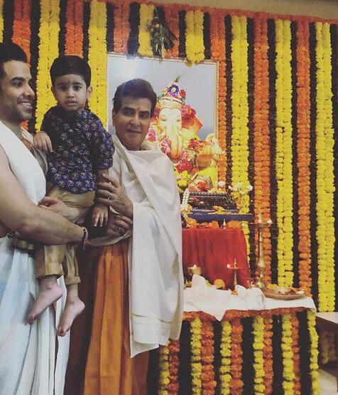 तुषार कपूर अपने बेटे और पिता जितेंद्र के साथ नजर आए. फोटोः इंस्टा‍ग्राम 
 