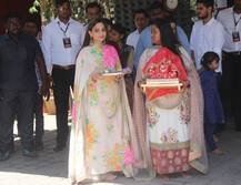 गणपति बप्पा को धूमधाम से अपने नए घर लेकर आईं सलमान की बहन अर्पिता, देखें तस्वीरें