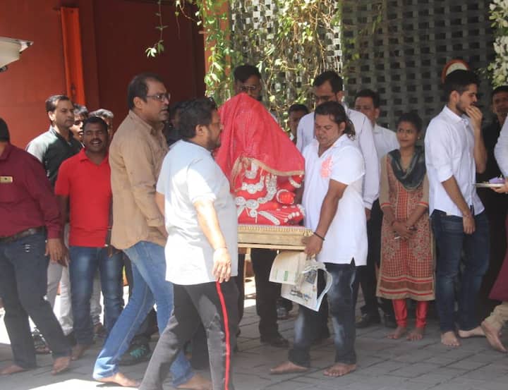 बता दें कि सलमान का पूरा परिवार इस त्यौहार को बड़े धूमधाम से सेलिब्रेट करता है.