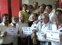 कांग्रेसियों ने अरुण जेटली पर लगाया विजय माल्या को भगाने का आरोप, मुकदमा दर्ज करने की मांग