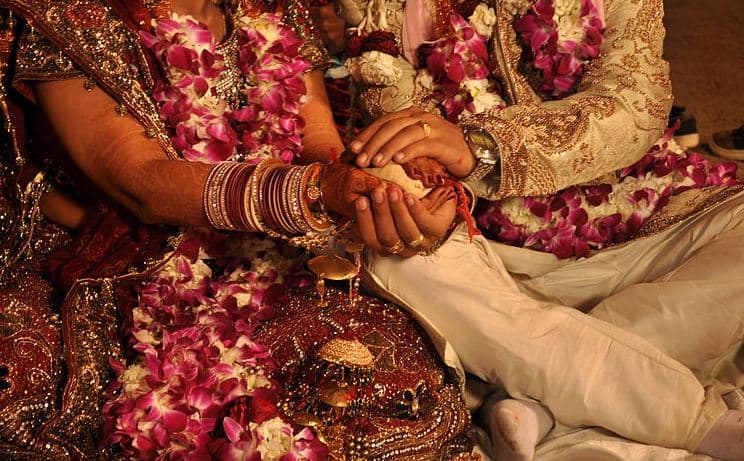 weddings in prayagraj during kumbh mela अब कुंभ के दौरान भी बजेंगी प्रयागराज में शहनाइयां, योगी सरकार के दखल पर बदला फैसला